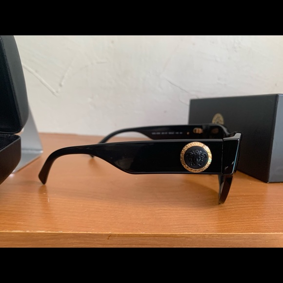 Brand new Versace Sunglasses main image 7